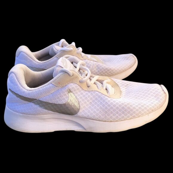 Nike Women's Tanjun Sneakers, Size 7 - Picture 3 of 8